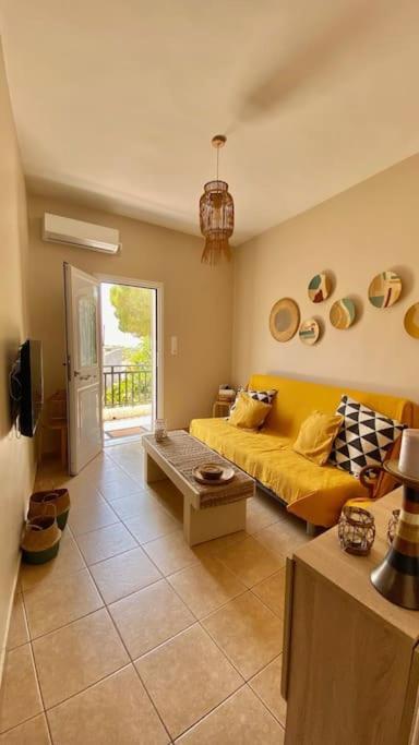 The Socozy House - Areopoli, Mani Apartment Bagian luar foto